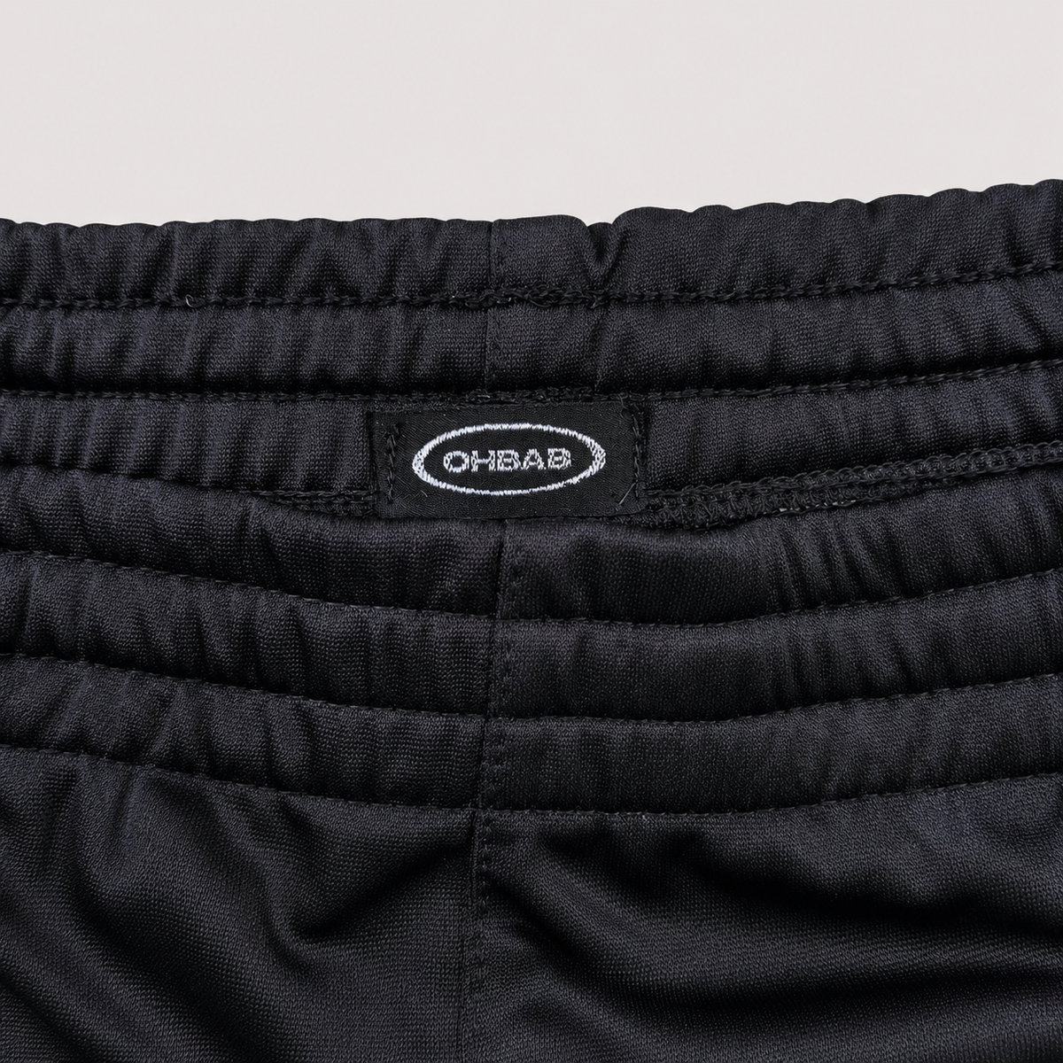 BOSS LADY — Short de football upcyclé noir et jaune