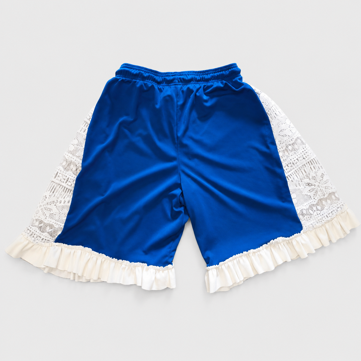 BOSS LADY — Short de football réinventé avec les rideaux de mamie